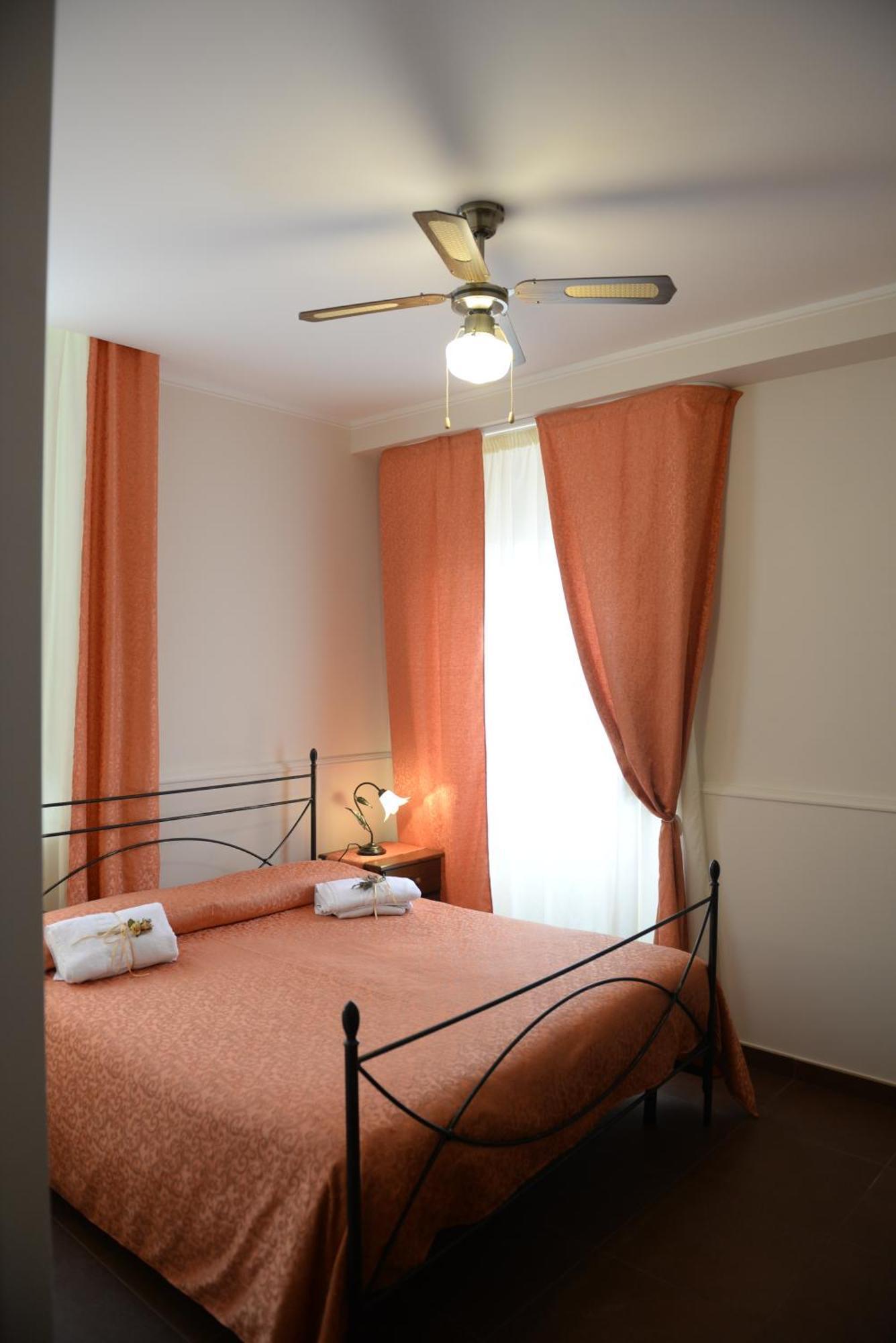 B&B San Leonardo Mascali Exterior photo